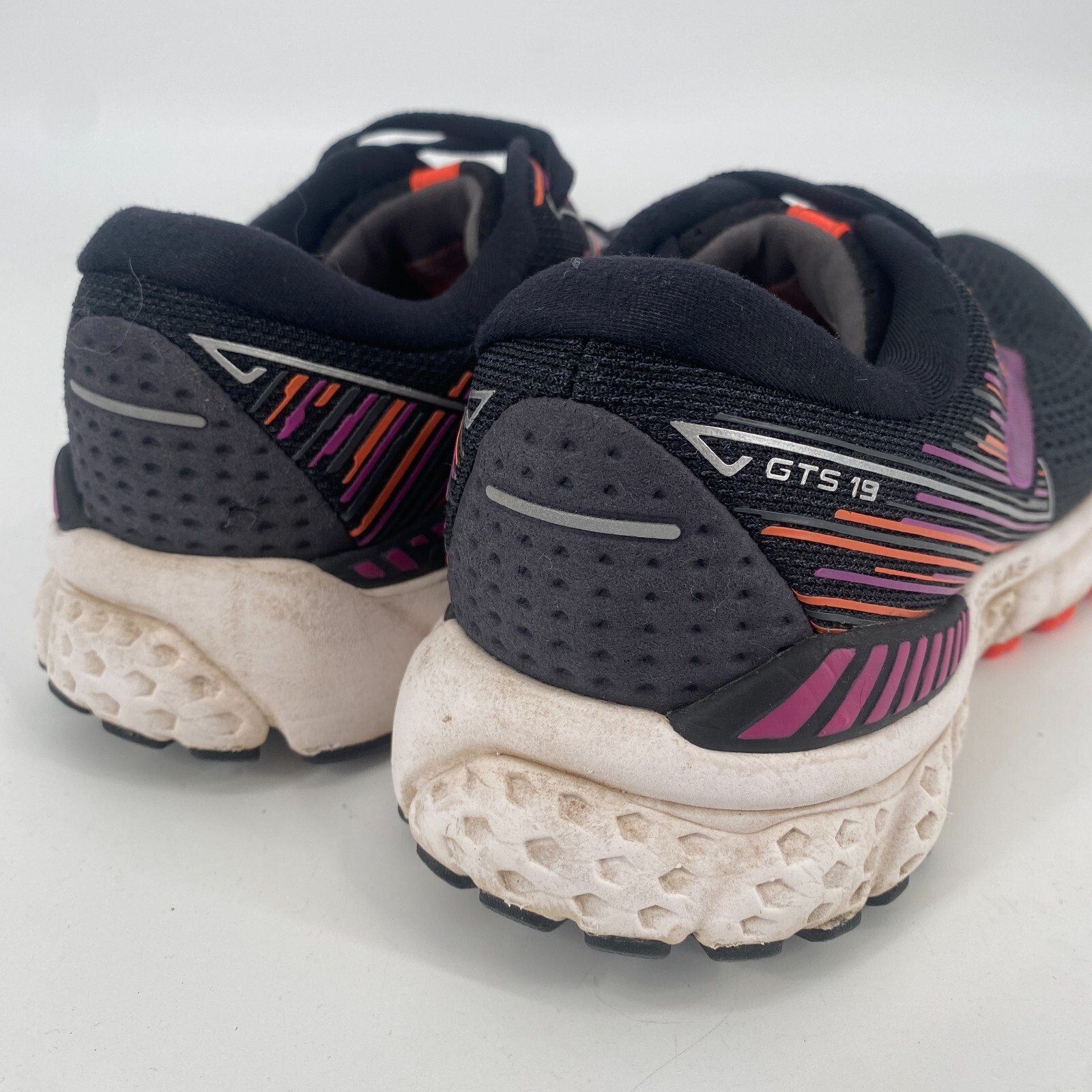 Brooks shoes womens 7 black adrenaline gts 19 running low top running