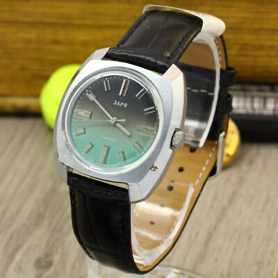 1960s Zaria zarja USSR Soviet mechanical wristwatch cal. 2009P green dial RARE