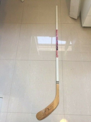 Original Florida Panthers hockey Stick Signed by Kristopher Versteeg - Picture 1 of 9
