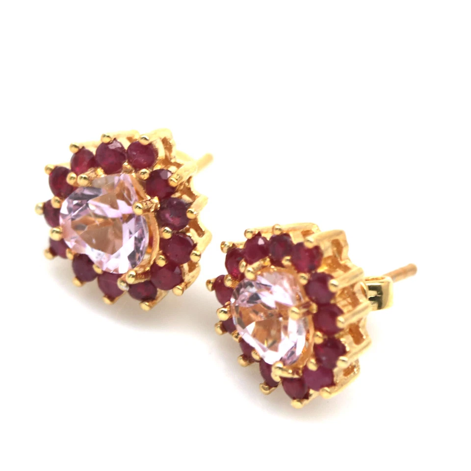 Plata de ley 925 7 x 7 mm. Pendientes de topacio místico rosa y rubí rojo Foto 2 de 4