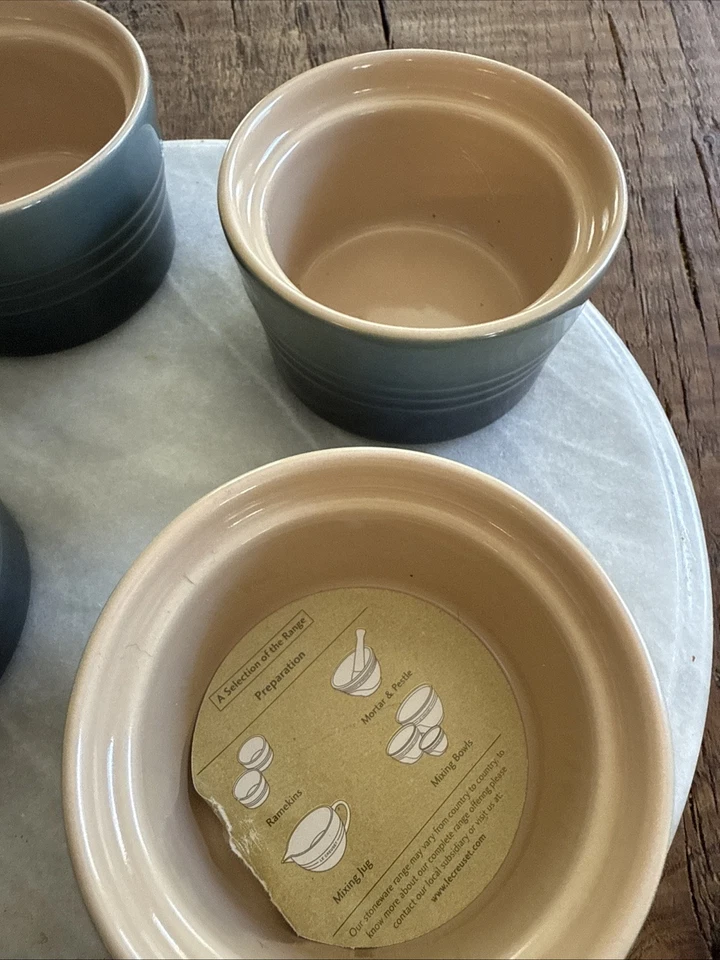 Le Creuset Ramekins ~ Juego de 8 ~ Utensilios para hornear de gres azul océano 4 oz Foto 2 de 4