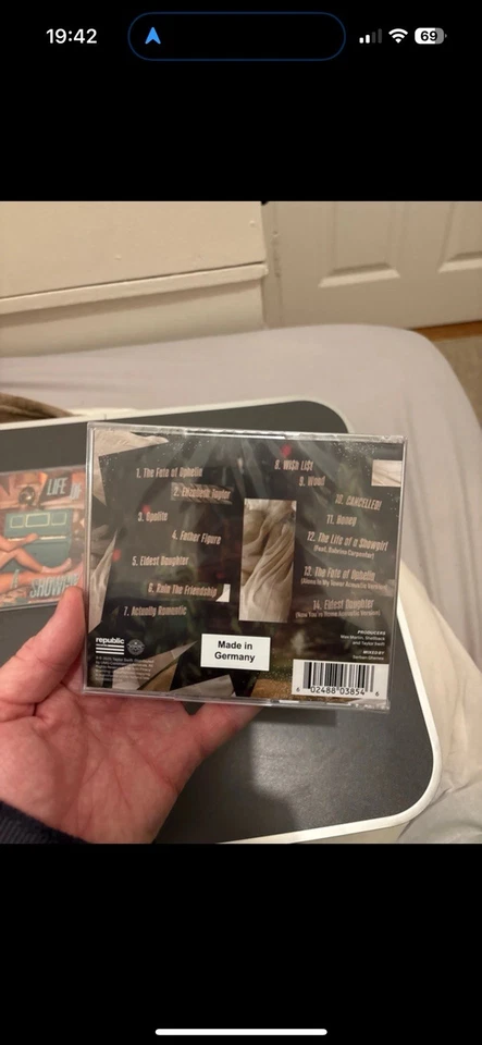 taylor swift life of a showgirl signed cd Bundle - Image 4 of 4