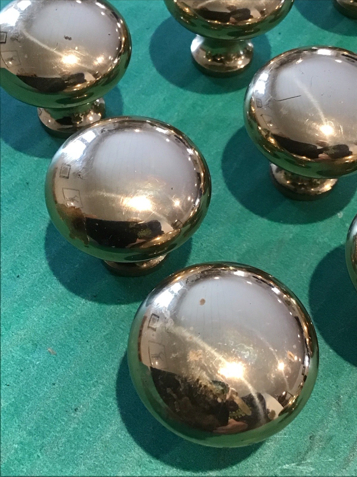 Lot of 10 Vintage Solid Brass Door Drawer Cabinet Round Knob Pulls 1 1/4" (A)