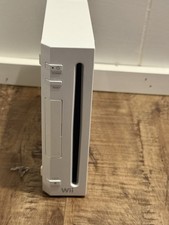 Nintendo Wii White Console with 3 Controllers 2 Numb Chucks and Games Bundle