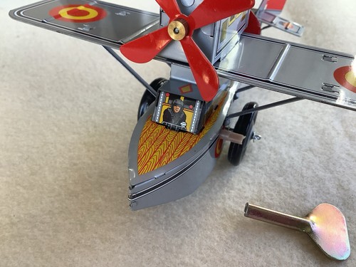 VINTAGE NOS WIND UP ORIG TIN LITHO PROPELLER PLANE & BOX TOY COLLECT PERF. - Bild 6 von 12
