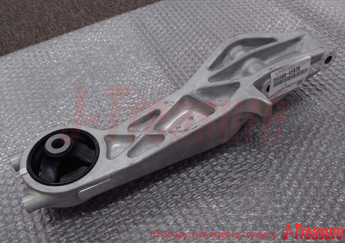 TOYOTA SIENNA GSL25 04-10 Genuine Rear Differential Support 52380