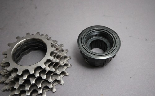 Shimano Dura Ace MF-7400 Freewheel / 6 Sp / 14-22 / 393g / corona de tornillo ISO - Imagen 5 de 13
