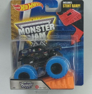 2015 Mattel Hot Wheels Monster Jam Truck 1:64 Sun-uva Digger with Stunt Ramp