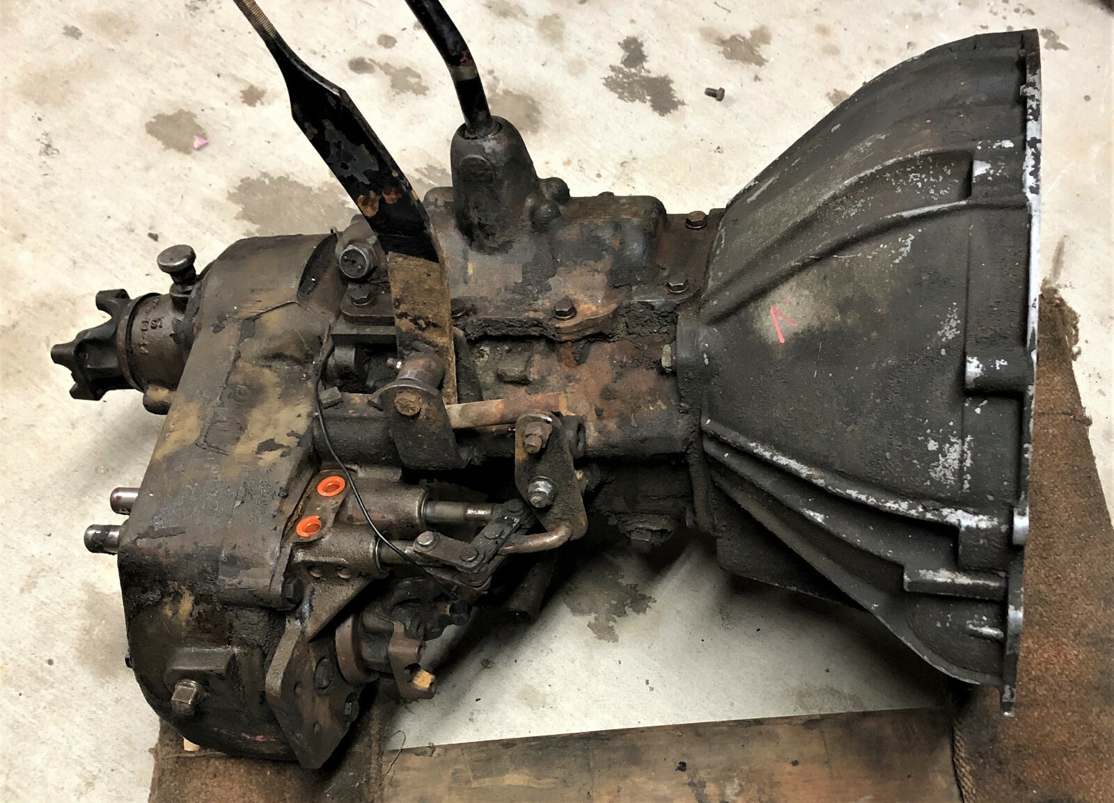 Jeep BW 3 Speed Transmission T15 & Dana 20 Transfer Case w/ AMC Bell