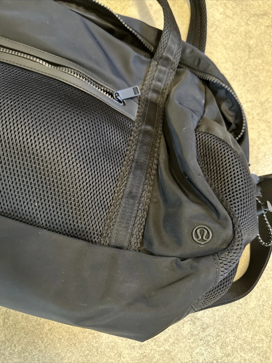 Lululemon Black All Day Duffel Heatproof Pocket 31L Bag Perfect for the Office