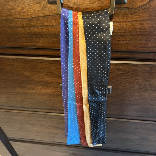 Menge 5 Vintage Liz Claiborne 100 % Seide gepunktet Krawatte Schal mehrfarbig Neu mit Etikett