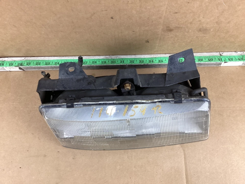 Conjunto de faros delanteros derecho del lado del pasajero Oldsmobile Silhouette 1990-1996 Foto 2 de 4