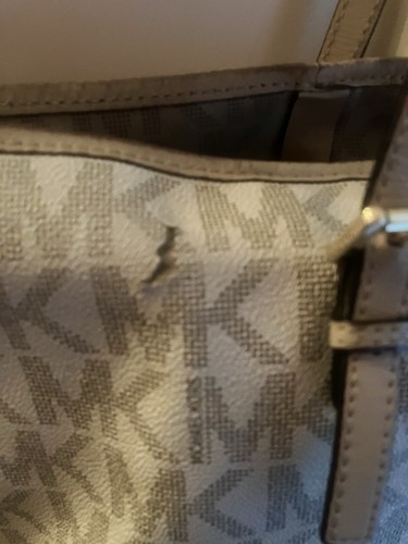 Michael Kors Leather Monogrammed Large Tote Bag. - Picture 8 of 10