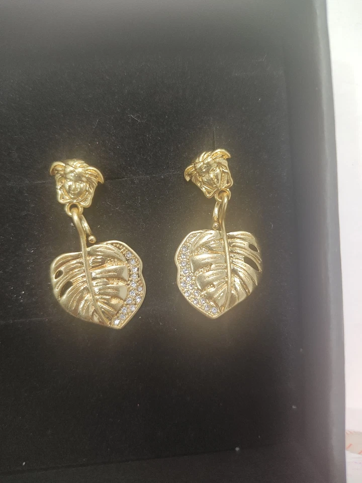Beautiful Dangling Leaf Earrings — 第 2/4 张图片