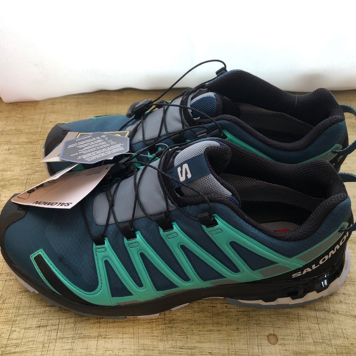 Size Salomon XA Pro 3D V8 Gore-Tex Low Blue/green Color, Used