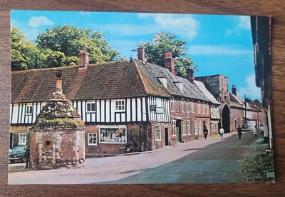 Walsingham, altes Pumpenhaus und Prioratseingang Vintage Postkarte