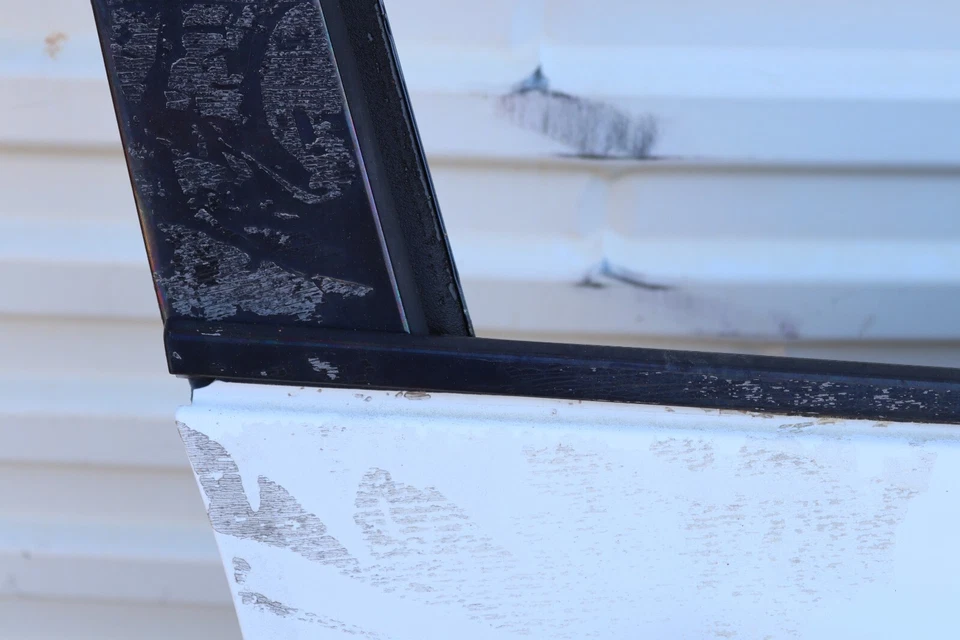 BMW M5 2006-2010 panel de carcasa de puerta del lado del pasajero delantero derecho blanco OEM Foto 3 de 4