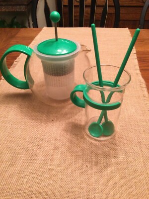 Vintage Green Bodum Bistro Glass Hot Tea Diffuser Pot with one Mug and 2 Spoons