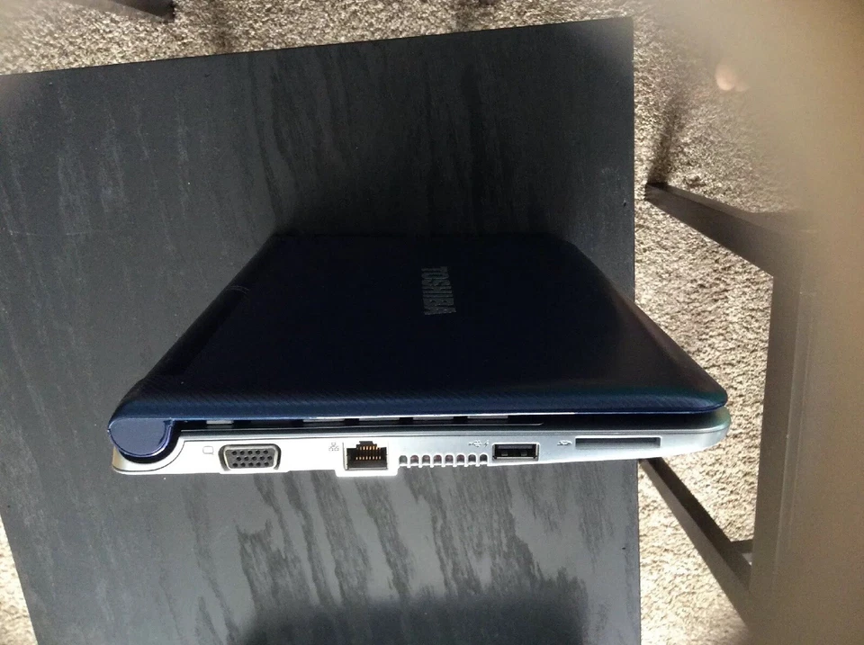 ordenador portátil Toshiba Foto 2 de 4