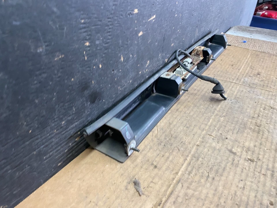 Luces de licencia traseras para Infiniti G20 1999 a 2002 moldeadas Q9802 Foto 3 de 4