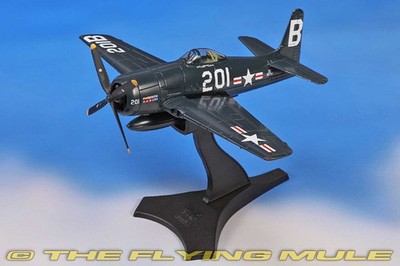 SkyMax 1:72 F8F Bearcat The Fighter Collection White 201
