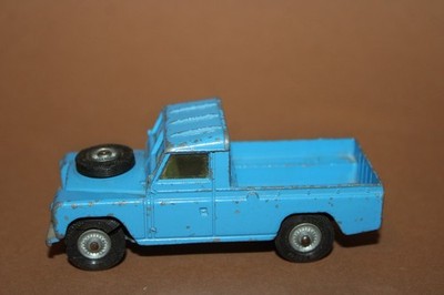 CORGI TOYS   Landrover 190 WB  / MADE IN GT. BRITAIN  (U33)
