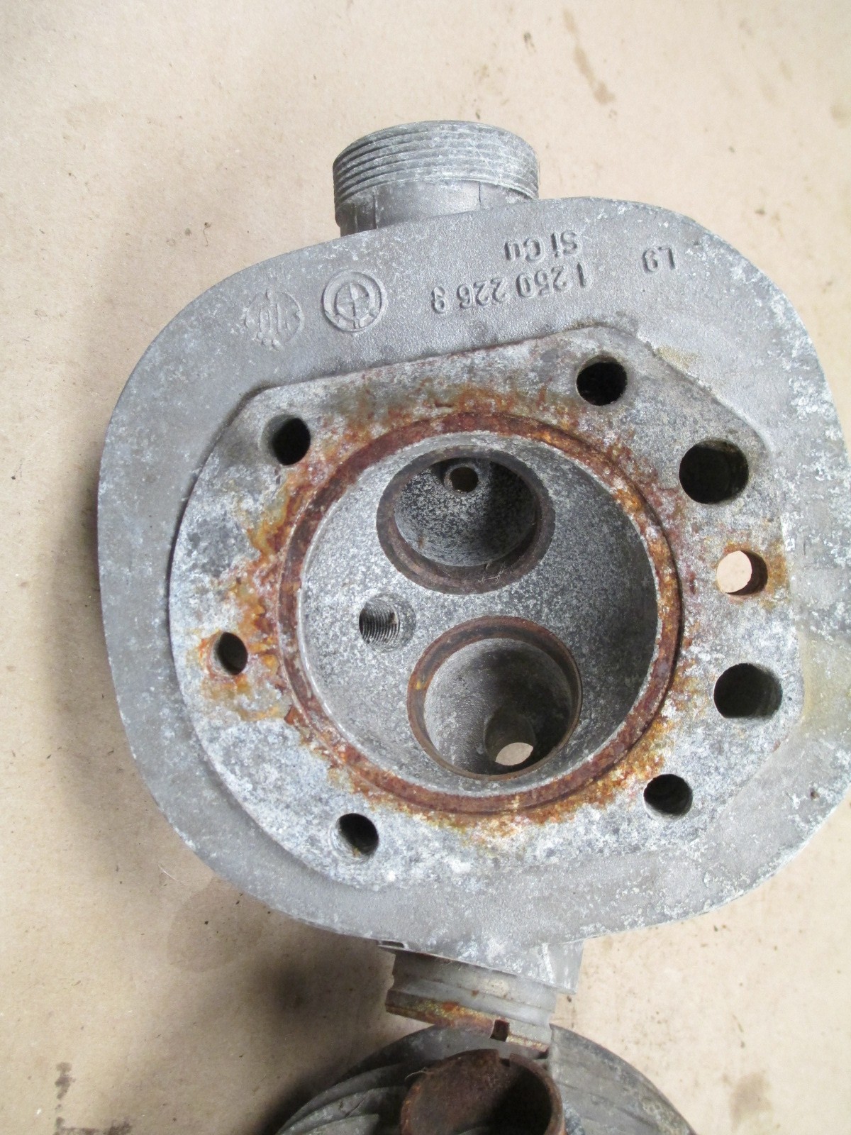 BMW R75/5 airhead Engine cylinder heads