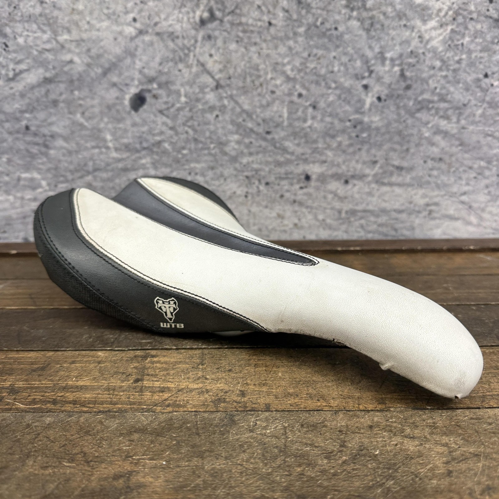 WTB Pure V Bicycle Saddle Seat White 148mm Vintage MTB Comfort Bike Trail