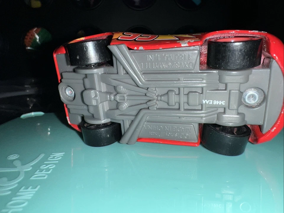 Coche diecast Pixar Cars Disney Lightning McQueen C126A Foto 4 de 4