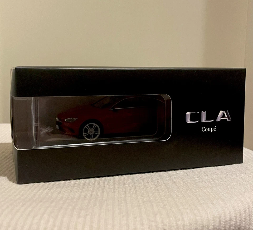 Miniature Spark Mercedes CLA 1/43 1:43 - Voiture Métal Neuve en Boite - Photo 2/4