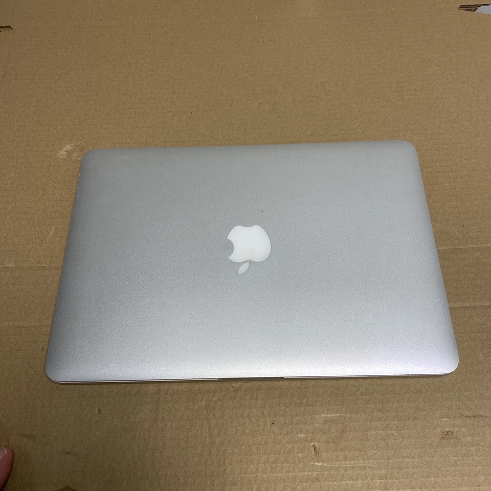Apple MacBook Pro 13” Retina (2015) 256GB SSD i5 2.7GHz 8GB Ram Running Monterey - Image 4 of 4