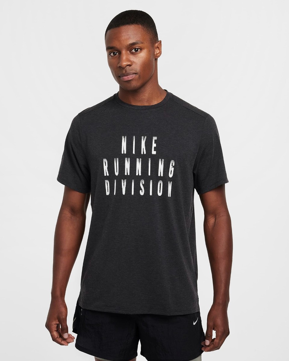 NEW MENS SMALL NIKE RISE 365 RUNNING DIVISION SS T SHIRT