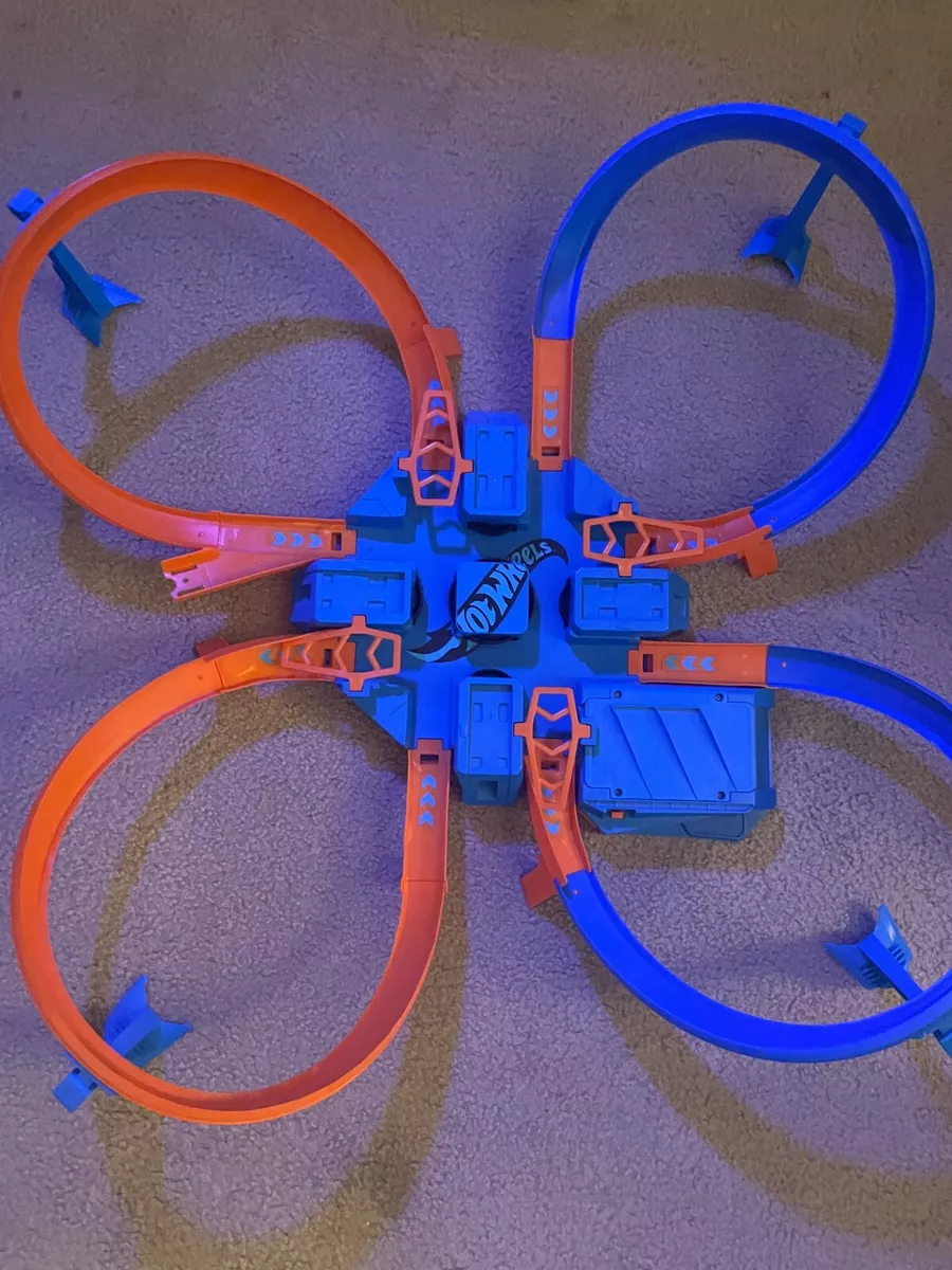 Hot Wheels Criss Cross Crash Track Set