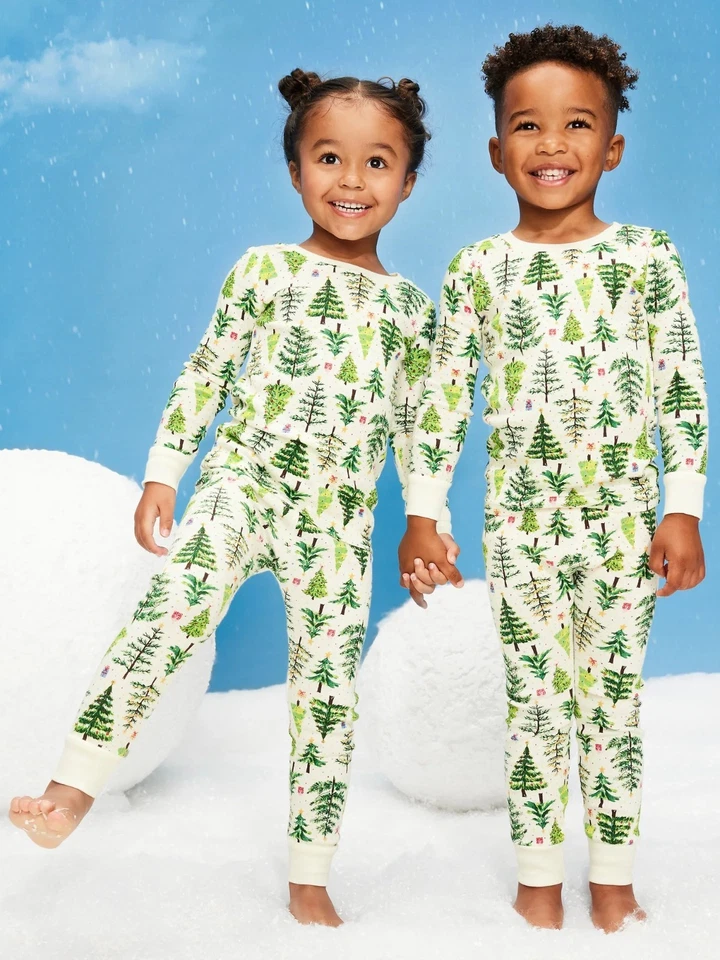Novo Conjunto de Pijama Unissex Old Navy Duas Peças Árvores de Natal PJS Tamanho 2T Novo com etiquetas - Imagem 3 de 3