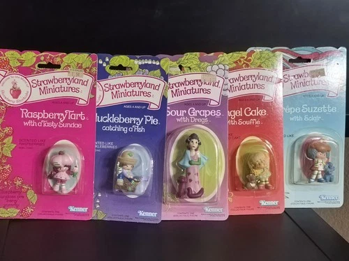 Vitnage 1980's Strawberry Shortcake Miniatures Set of 9