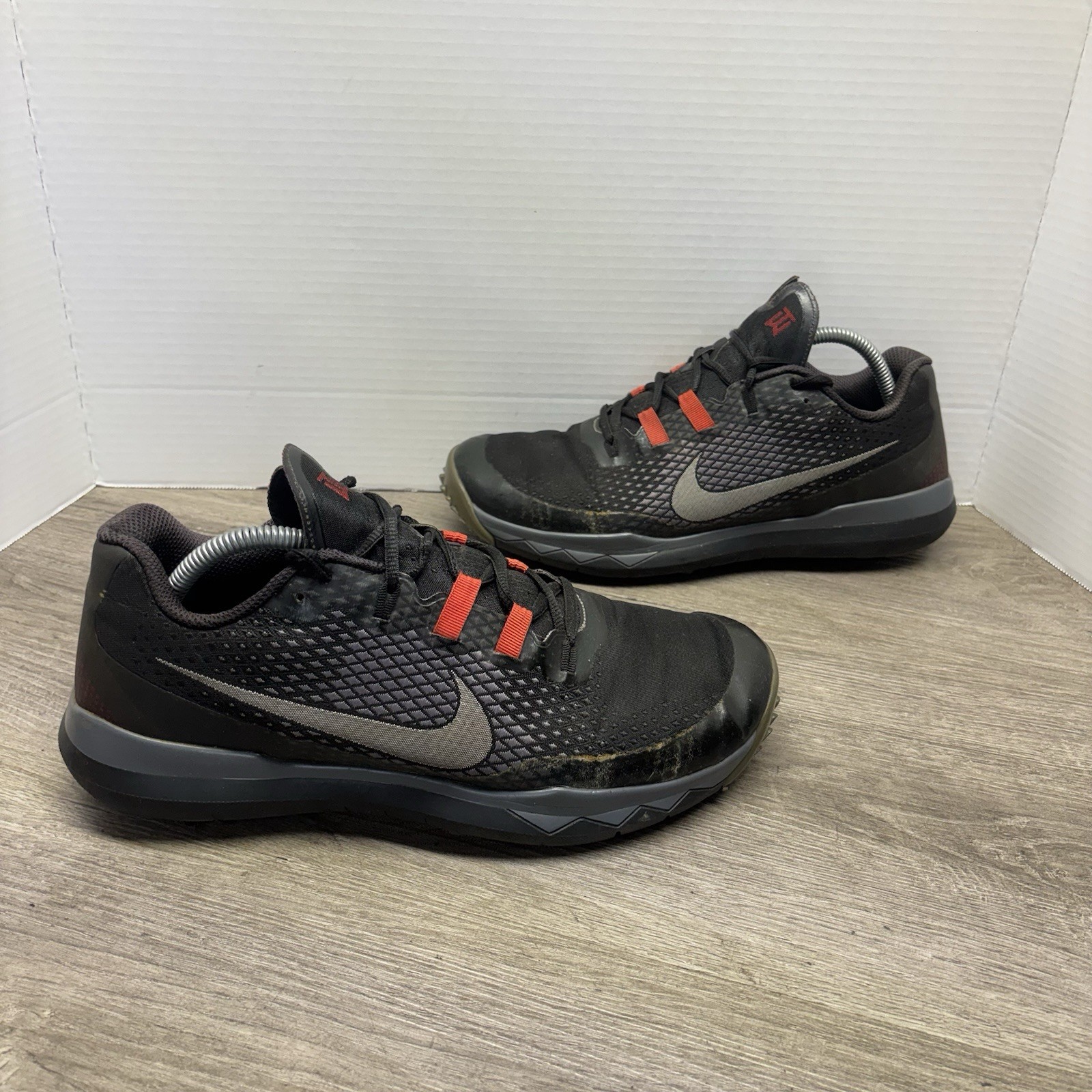 New Rare 2015 704884-001 Men's Size 11