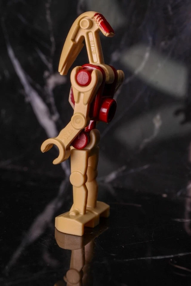 Lego Minifigure - Star Wars Security Battle Droid - Dark Red Torso with Tan Insi - Image 2 of 2
