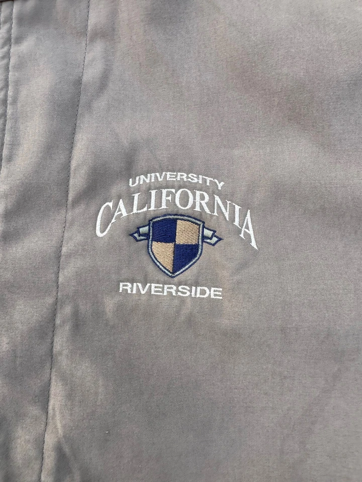 Jaqueta Pull Over Masculina Vintage Jansport University California Riverside Tamanho M. - Imagem 3 de 4