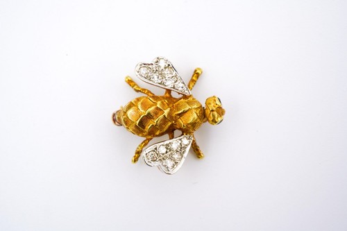 18K Yellow & 14K White Gold Diamond and Sapphire Bee Pin - Picture 5 of 10