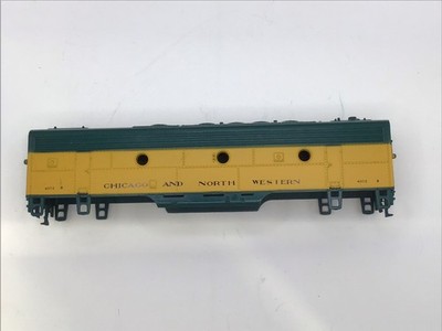 ATHEARN BLUE BOX HO SCALE F7B CHICAGO AND NORTH WESTERN 4072 B