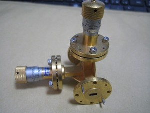 Custom Microwave   WR22 Waveguidee 33-50GHz E-H Tuner