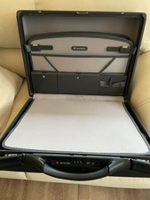 Samsonite Briefcase Broker Executive Hard Shell Attaché Carry Case. 