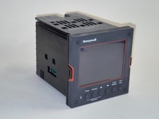 Honeywell DC2800-CE-0S0-200-100-00-0 Temperature Controller (Used - As Is)