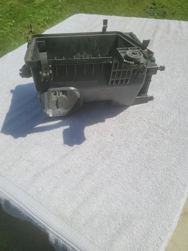 X 06 07 08 09 10 11 HYUNDAI AZERA CAJA FILTRO DE AIRE CON HARDWARE 3,8 L OEM Foto 4 de 4