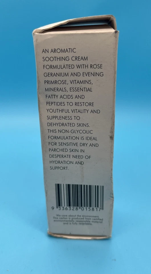 Crema hidratante esencial AlphaH con geranio rosa 30 ml nueva Foto 2 de 4