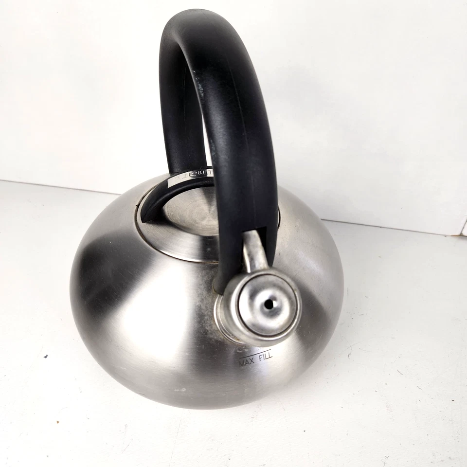 Cuisinart Silbador Estufa Tetera Max Relleno Cuerpo Acero Inoxidable Cepillado Foto 2 de 4