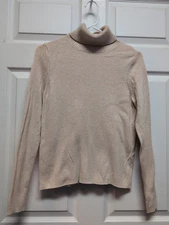 Beige Turtleneck Womens. Top.  M    Vintage Long.  Sleeve  