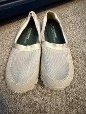 NWOB Skechers Tan/Khaki Shoes 8 Memory Foam Lightweight