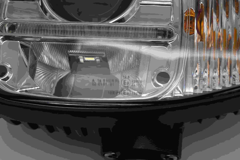 E9 Pair LED Headlights RHD For Volvo JCB Loader L50C,L50B,530,1000 OEM 70050193 - Image 4 of 4