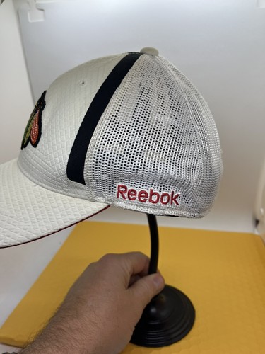 Chicago Blackhawks NHL Reebok White Trucker Mesh Fitted Hat Cap S/M Used - Afbeelding 2 van 16
